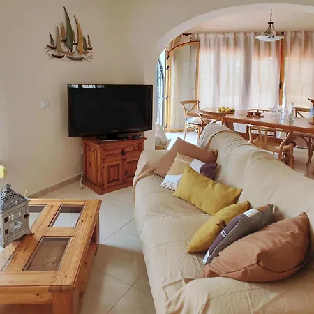 Mit Grossem Privatpool Und Herrlichem Meerblick Mit 4 Schlafzimmern Fuer Bis Zu 8 Personen カルプ