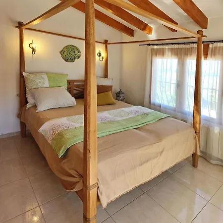 別荘 Mit Grossem Privatpool Und Herrlichem Meerblick Mit 4 Schlafzimmern Fuer Bis Zu 8 Personen *
